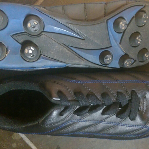 Soccer Cleats - Picture 1 of 4